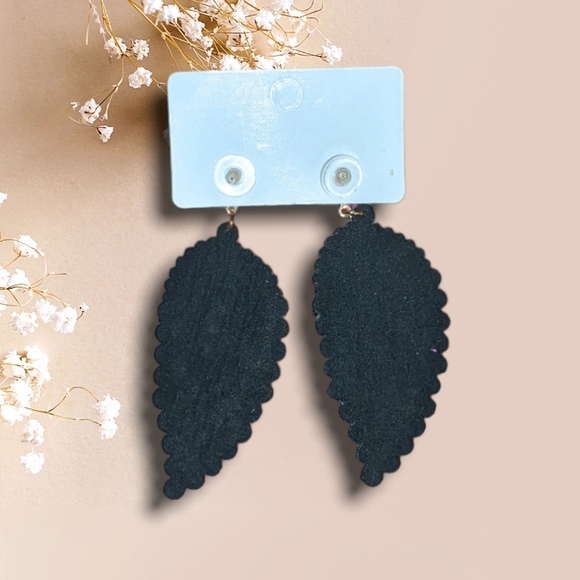 NWT Leather glitter earrings - Picture 3 of 4